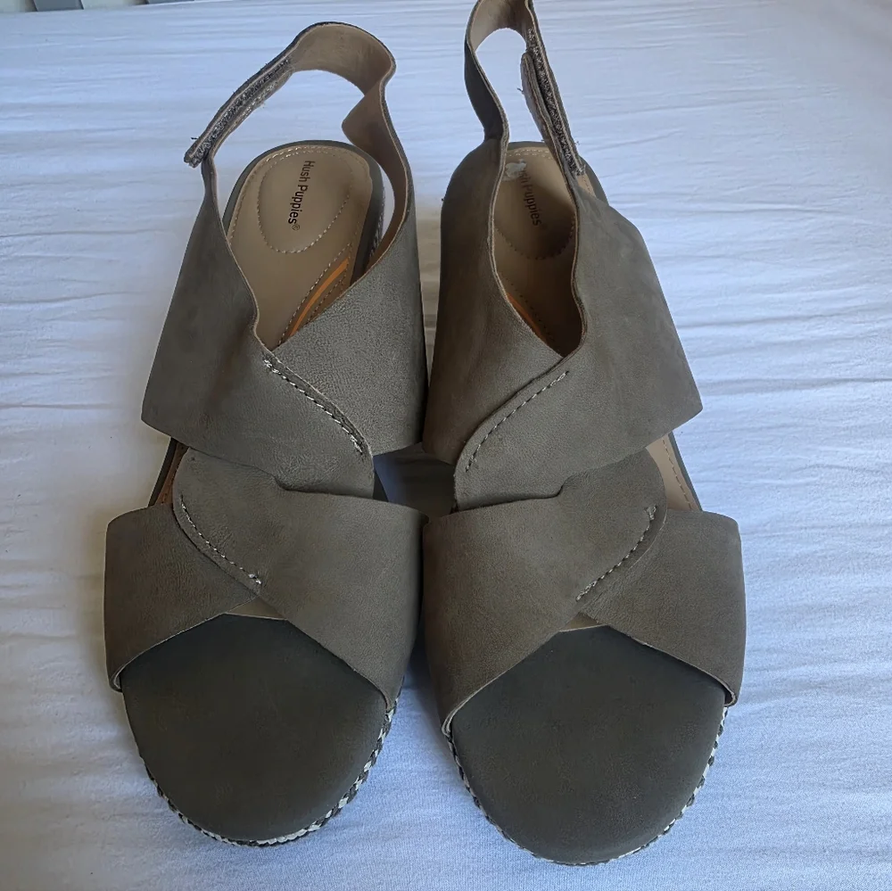 Hush Puppies Khaki Woven Chevron Wedge Sandals Size 9.5